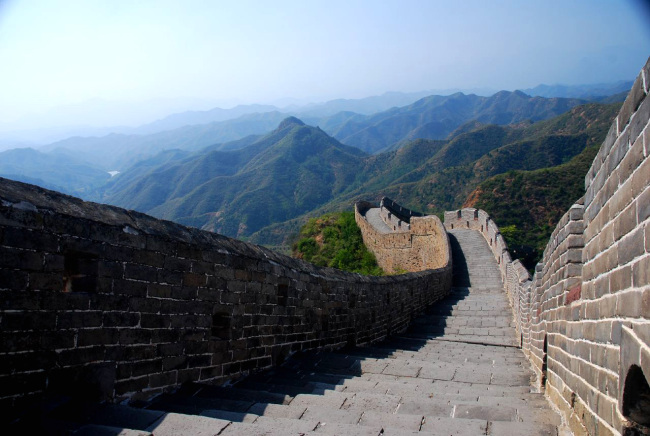 Great Wall [Photo: from Bing.com]
