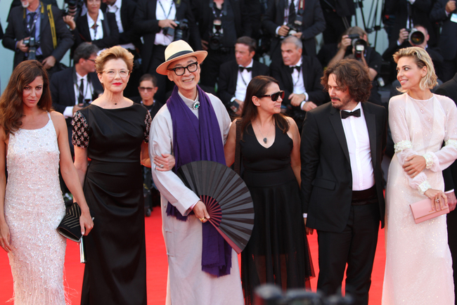 Jury members pose for photographers during the opening ceremony of the 74th edition of the Venice Film Festival in Venice, Italy, August 30, 2017. [Photo: AP/ Joel Ryan]