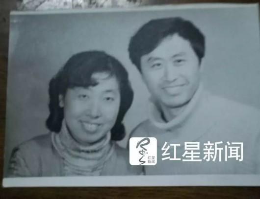 The marriage photo of Gu Xiangdong and Gao Zhixia [Photo: eastday.com]