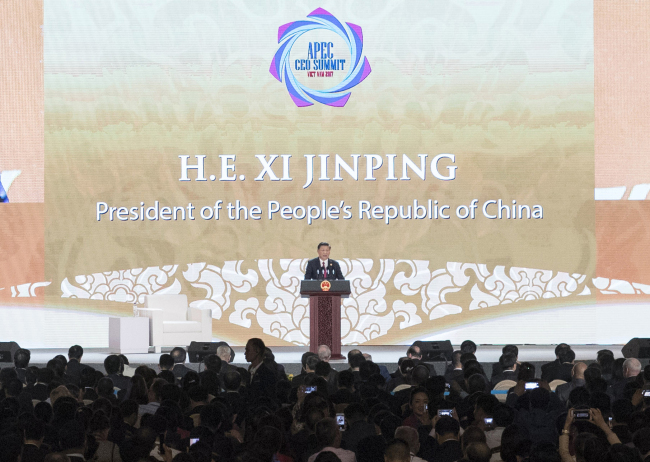 Chinese President Xi Jinping delivers a keynote speech at the 25th Asia-Pacific Economic Cooperation (APEC) CEO Summit in Da Nang, Vietnam, November 10, 2017. [Photo: Xinhua/Wang Hua]