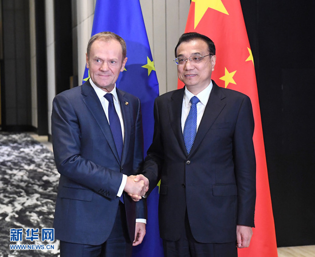 Chinese Premier Li Keqiang met with European Council President Donald Tusk in the Philippine capital of Manila, Nov. 14, 2017. [Photo: Xinhua]