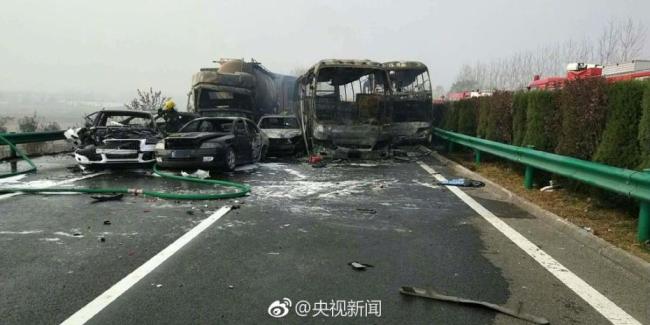 Rescuers work at the scene of a pile-up accident in east China’s Anhui Province on November 15, 2017. [Photo: CCTV]