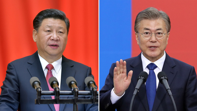 Chinese President Xi Jinping (L) and South Korean President Moon Jae-in (R).[Photo: CGTN]
