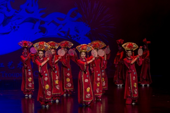 Artists from Heilongjiang Art Troupe of China put on a show to celebrate the Lunar New Year in Las Vegas, the U.S., February 21, 2018, before heading to the opening ceremony of the Chinese New Year in Schools Program in San Francisco. [File photo: fmprc.gov.cn]