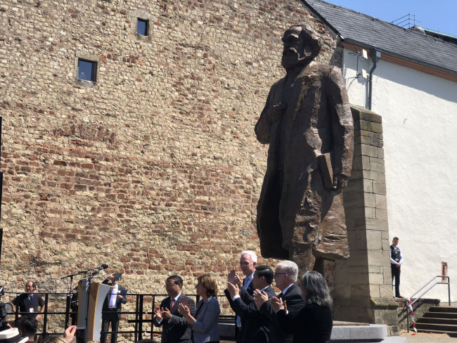 The Karl Marx statue unveiled in Trier, Germany on Saturday, May 5, 2018. [Photo: China Plus/Ruan Jiawen]