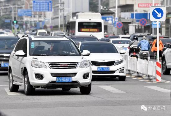 Vehicles with non-local licence plates are seen running in the Tongzhou District, Beijing, on June 15, 2018. [Photo: Beijing Daily]