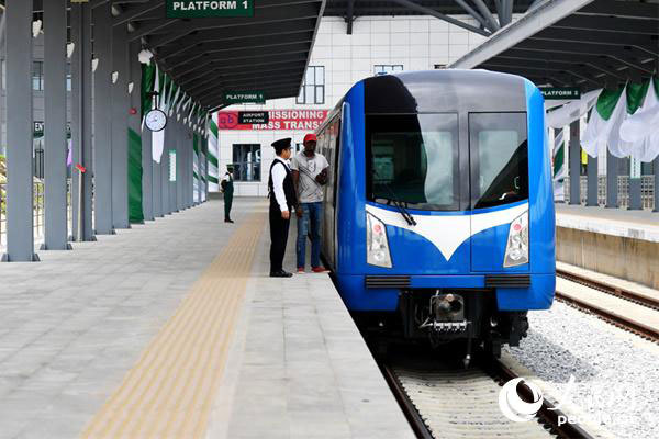 A train stops at the Abuja Airport Terminal, at the Nnamdi Azikiwe International Airport in Abuja, Nigeria's capital. [Photo: people.com.cn]