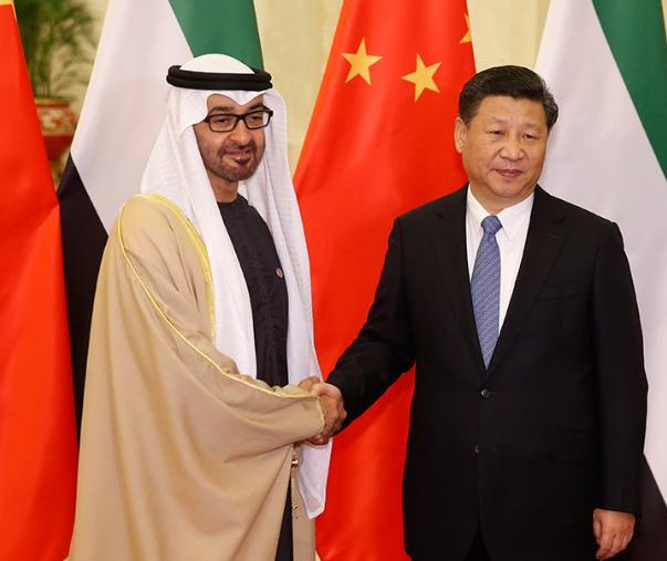 Chinese President Xi Jinping met with Sheikh Mohammed Bin Zayed Al-Nahyan, crown prince of Abu Dhabi of the United Arab Emirates, in Beijing, the capital of China, Dec. 14, 2015. [Photo: Xinhua]
