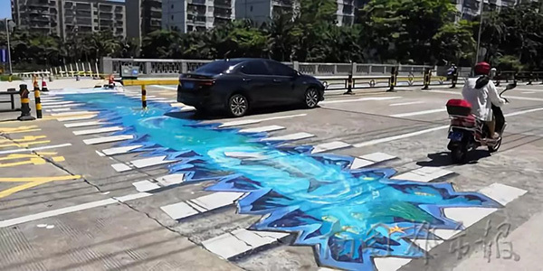 The zebra crossing in question in Haikou, the capital city of China's Hainan Province. [Photo: ngdsb.hinews.cn]