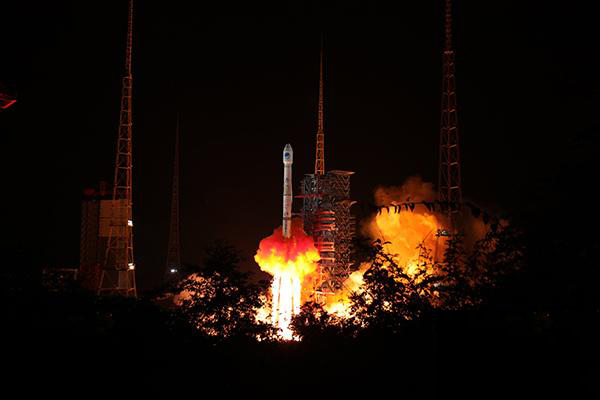 A Long March-3B carrier rocket carrying twin BeiDou-3 navigation satellites lifts off from the Xichang Satellite Launch Center in Sichuan Province at 10:07 p.m. on Wednesday, September 19, 2018. [Photo: Xinhua]