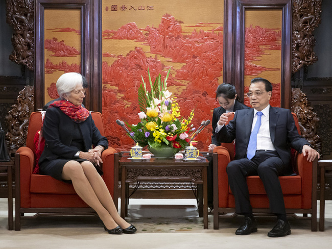 Chinese Premier Li Keqiang meets with the International Monetary Fund (IMF) chief Christine Lagarde on Tuesday in Beijing on November 6, 2018. [Photo: gov.cn]