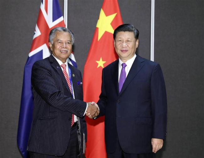 Chinese President Xi Jinping (R) meets with Prime Minister Henry Puna of the Cook Islands in Port Moresby, Papua New Guinea, on Nov. 16, 2018. Xi met here on Friday with leaders of Pacific island countries that have diplomatic relations with China. [Photo: Xinhua/Ding Lin]