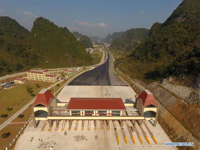中越边境高速公路预计年底通车 Jingxi-Longbang expressway expected to put into use at end of 2018