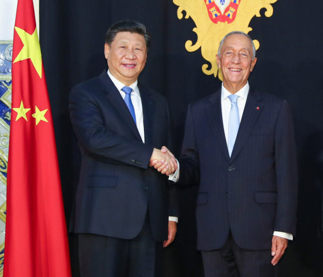 Chinese President Xi Jinping (L) meets with Portuguese President Marcelo Rebelo de Sousa in Lisbon, Portugal on Tuesday, December 4, 2018. [Photo: Xinhua]