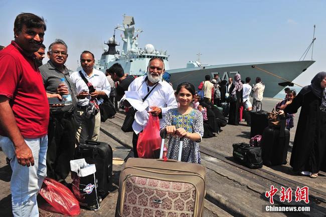 [Caption]The picture shows the PLA Navy escort vessel Linyi arrived at the port of Aden in Yemen on April 2015 as part of a humanitarian mission to assist Pakistan and several other countries to evacuate their citizens from Yemen. [File photo: Chinanews. Com]