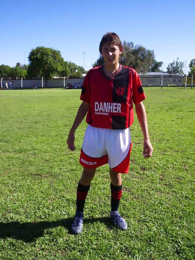 This 2005 photo courtesy of Diario El Littoral de Santa Fe shows Argentine soccer player Emiliano Sala at his Club Atletico Social San Martin in Progreso, Santa Fe, Argentina. A small passenger plane disappeared over the English Channel on Monday, Jan. 21, 2019 with the Argentine soccer player on board. The search was called off for the night on Tuesday with authorities not expecting to find any survivors. [File Photo: AP]