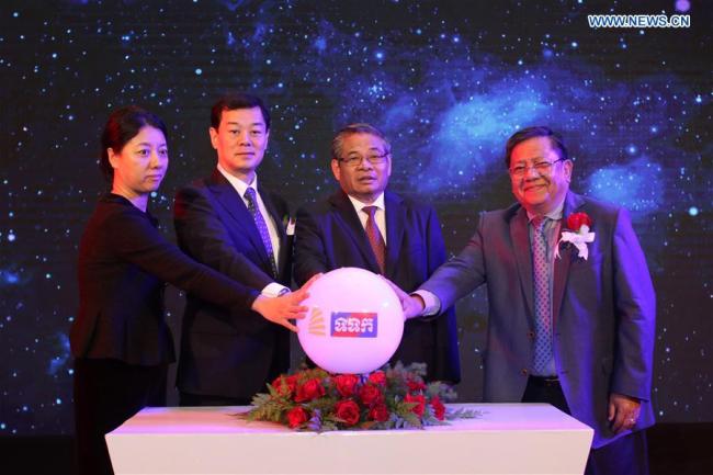 Cambodian Deputy Prime Minister Yim Chhay Ly (2nd R), Ling Li (2nd L), deputy director general of the external promotion bureau of China's State Council Information Office, and other guests attend an inauguration ceremony of a documentary film titled The History Timeline of China-Cambodia Friendship in Phnom Penh, Cambodia, Jan. 23, 2019. [Photo: Xinhua/Sovannara]