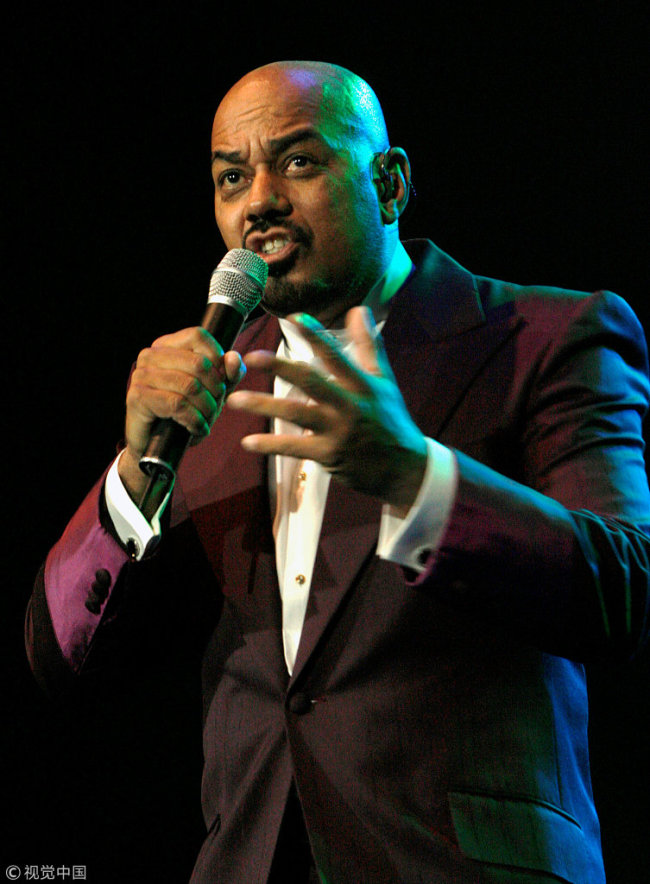 U.S. singer James Ingram performs during the three-day Java Jazz Festival in Jakarta on March 7, 2008. [File Photo:vcg.com]