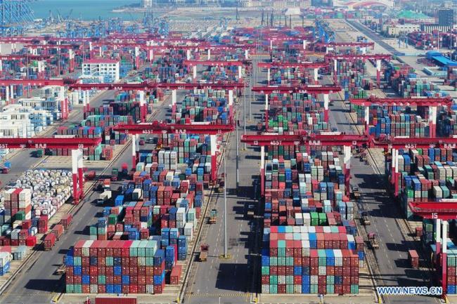 Aerial photo taken on Nov. 8, 2018 shows the container terminal of Port of Qingdao, east China's Shandong Province. [Photo:Xinhua]