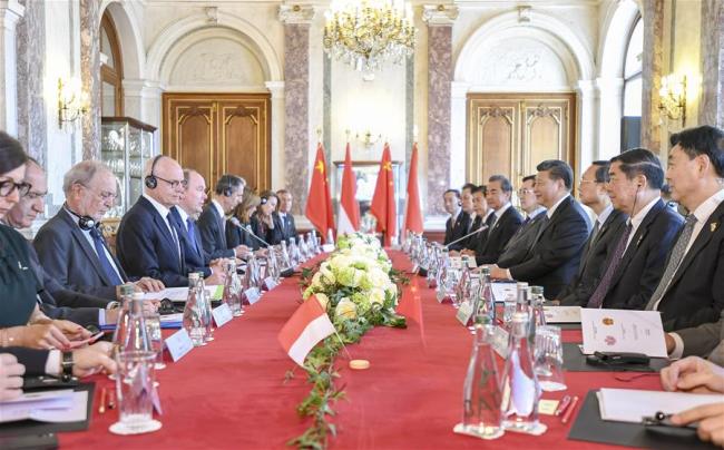 Chinese President Xi Jinping holds talks with Prince Albert II, head of state of the Principality of Monaco, on strengthening China-Monaco relations, in Monaco, March 24, 2019. [Photo: Xinhua/Xie Huanchi]