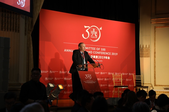 Lawrence Summers, former U.S. Secretary of Treasury and former President of Harvard University, delivers a keynote speech at the Gala dinner to celebrate C100’s 30th anniversary in New York on April 5th, 2019. [China Plus/Qian Shanming] 