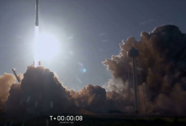 This still image from video courtesy of SpaceX shows the SpaceX Falcon Heavy Rocket lifting off from Kennedy Space Center in Florida, April 11, 2019. [Photo: AFP/ SPACEX]