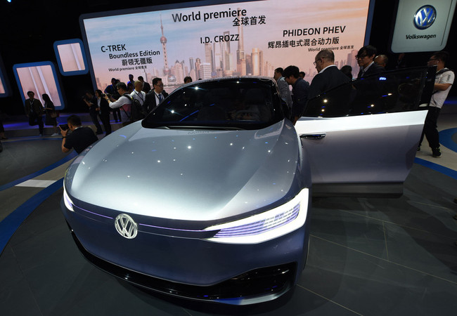 A Volkswagen I.D. Crozz Electric Crossover Concept all-electric crossover utility vehicle (CUV) is on display, at Shanghai Auto Show, on April 19, 2017. [File Photo: IC]