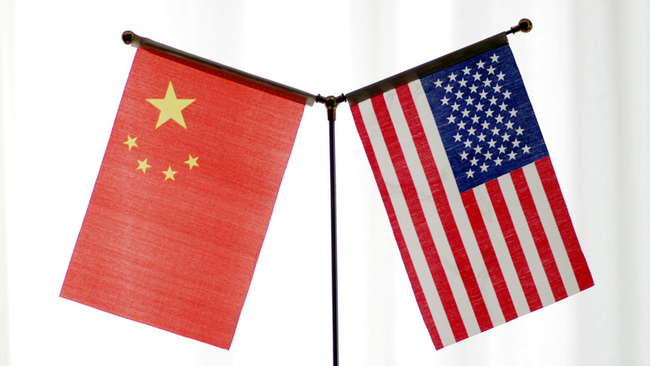 National flags of China and the United States [File photo: VCG]