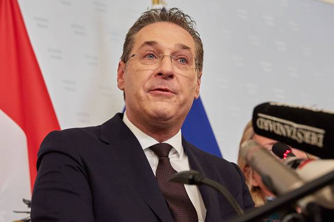 Austria's Vice-Chancellor Heinz Christian Strache of the Austrian Freedom Party (FPOe) gives a statement to journalists in the Ministry of Public Service and Sport in Vienna, Austria, 18 May 2019. [Photo: IC]