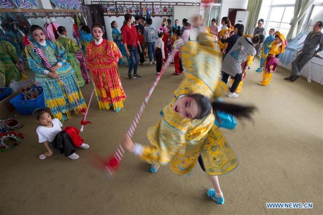 小朋友们迎“六一” Children greet upcoming International Children's Day across China