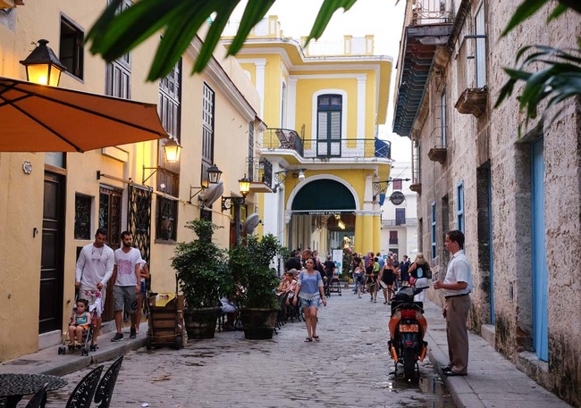 An alley leading to the Plaza Vieja in Havana, Cuba, June 21, 2018. Havana has the largest colonial old town in Latin America. [Photo: IC] <br/><br/>