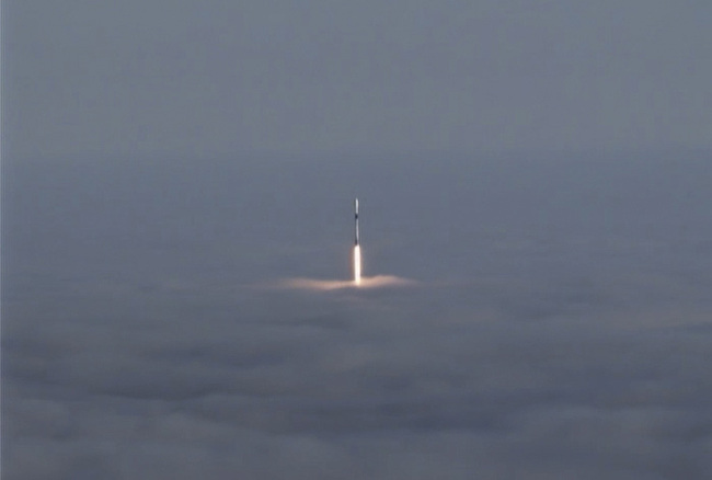 This image from video released by the U.S. Air Force shows the launch of a SpaceX Falcon 9 rocket carrying the Canada's Radarsat Constellation Mission (RCM) from Space Launch Complex-4 in Vandenberg Air Force Base, California, June 12, 2019. [Photo: AP]