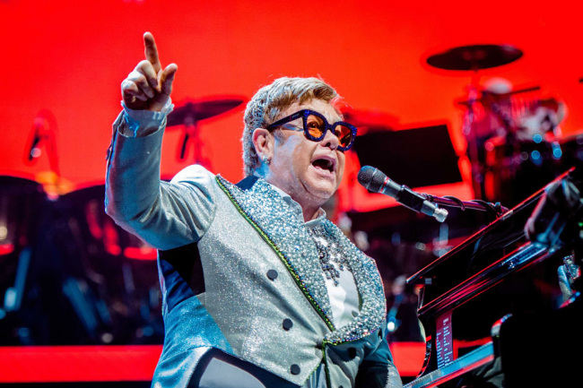 British singer-sonwriter Elton John performs on stage at the Ziggo Dome in Amsterdam, the Netherlands on June 8, 2019, as part of his 'Farewell Yellow Brick Road' tour. [Photo: IC]