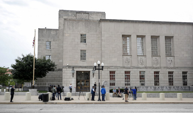 Journalists wait outside the US Courthouse as federal trial of Brendt Christensen begins in the 2017 disappearance and suspected killing of Yingying Zhang, a visiting scholar from China whose body has not been found on June 12, 2019 in Peoria, Illinois. [Photo: AFP]