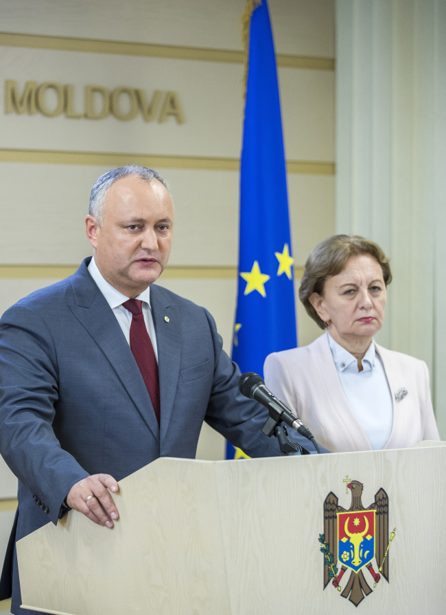 The President of Moldova Igor Dodon (L) speaks at a briefing with Speaker of Parliament Zinaida Grecianii (R) at the Parliament building in Chisinau, Moldova, 14 June 2019. [Photo: IC]
