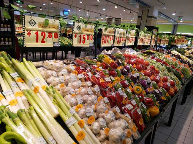 Official figures show that China's consumer price index, a main gauge of inflation, increased by 2.7 percent year on year