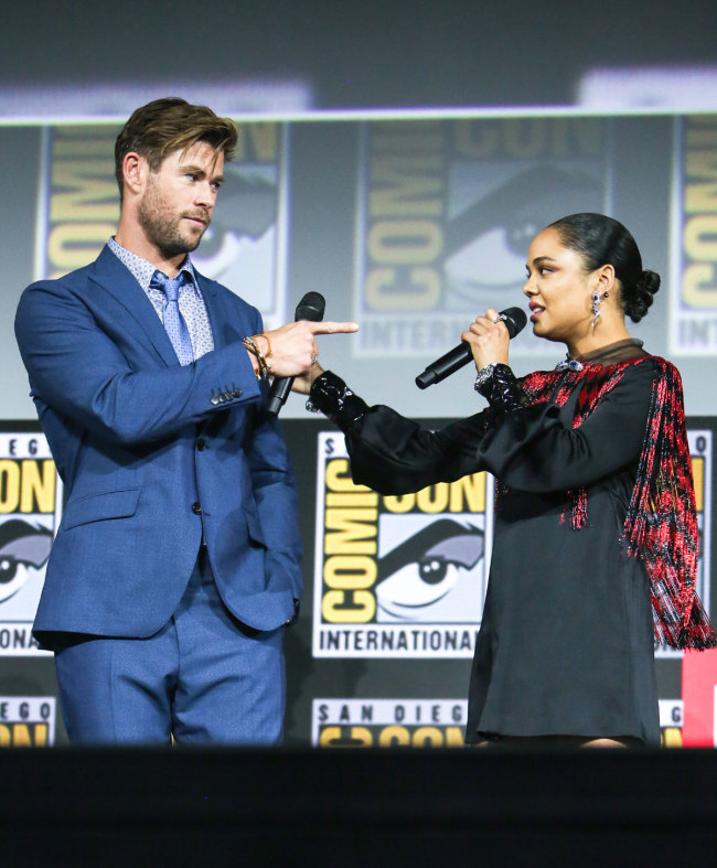 The cast of Thor, Chris Hemsworth and Tessa Thompson on stage during the Marvel Comic Universe Panel on Day 3 of Comic Con 50 in San Diego, CA, July 20, 2019. [Photo: IC]