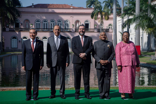 (L to R) China's State Councilor and Foreign Minister Wang Yi, Russia's Foreign Minister Sergey Lavrov, Brazil's Foreign Minister Ernesto Araujo, India's Minister of External Affairs Vijay Kumar Singh and South Africa's Minister of International Relations and Cooperation Grace Naledi Mandisa Pandor pose for a group photo on Friday, July 26, 2019, in Rio De Janeiro, Brazil. [Photo: VCG/AFP/Mauro Pimentel]