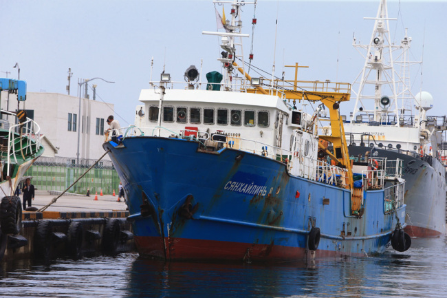 Russian-flagged fishing ship Xiang Hai Lin 8 arrives at the port in Sokcho, Gangwon Province, northeast of Seoul, South Korea, 28 July 2019, after being released from North Korea the previous day. [Photo: IC]