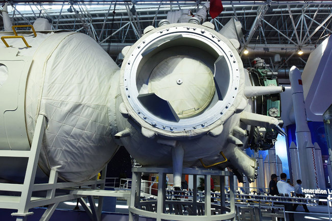 A full-size model of "Tianhe", core module of China's planned space station was unveiled for the first time at the 12th China International Aviation and Aerospace Exhibition in Zhuhai, Guangdong Province on November 7, 2018. [Photo: IC]