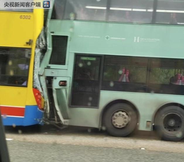 Two double-decker buses collide outside the Tai Lam Tunnel in Hong Kong Special Administrative Region on July 30, 2019. [Photo: cctv.com]