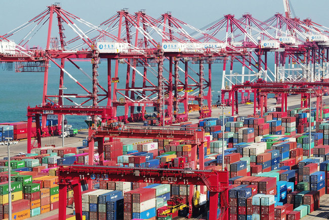 Containers at Qingdao port in Shandong Province [File photo: VCG]