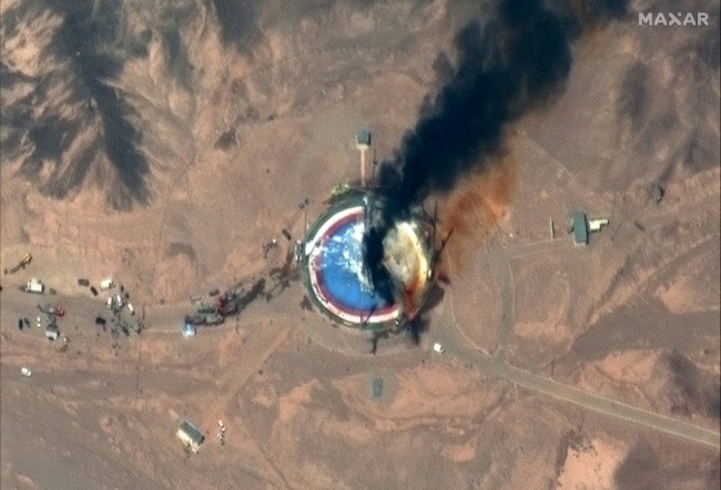 This handout image shows close up view of a satellite image collected on August 29 of failed rocket launch at the Imam Khomeini Space Center in Iran. [Photo: Handout/Satellite image ©2019 Maxar Technologies/AFP] 