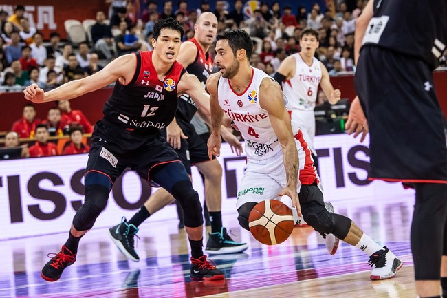 Dogus Balbay of Turkey (R) in action during 2019 FIBA World Cup Group E match between Turkey and Japan at Shanghai Oriental Sports Center in Shanghai, China on September 01, 2019. [Photo: Getty Images via VCG/Zhong Zhenbin]