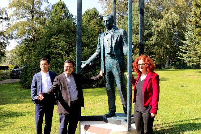 The statue is the result of a Chinese-Danish collaboration between three artists - Shang Rong, Fu Licheng and Lene Desmentik. [Photo provided to China Plus by Danish Embassy in Beijing]