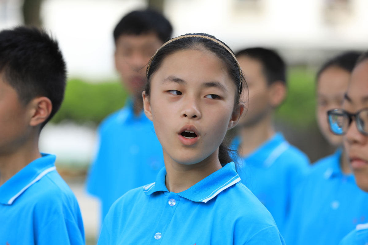 quintuplets-attend-same-junior-high-school-in-east-china-china-plus