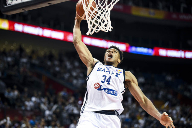 Giannis Antetokounmpo makes a slam dunk during the FIBA Basketball World Cup Group F game between Greece and New Zealand in Nanjing, China on Sep 5, 2019. [Photo: IC]