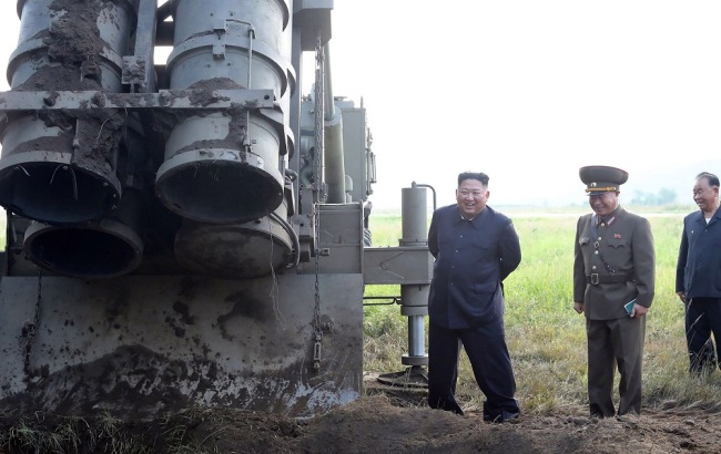 This picture taken on September 10, 2019 and released by DPRK's official Korean Central News Agency (KCNA) on September 11, 2019 shows DPRK top leader Kim Jong Un attending the testing of a "super-large multiple rocket launcher" at an undisclosed location in the country. [Photo: KCNA via VCG]
