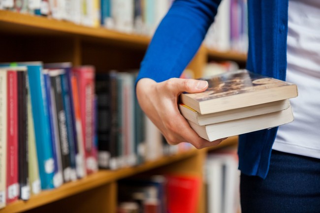 File photo shows a reader in a library. [Photo: IC]