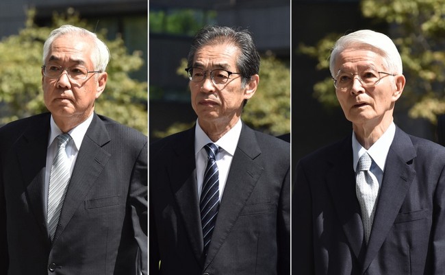 This combination of pictures taken and created on September 19, 2019 shows three former executives from Tokyo Electric Power Company (TEPCO), former chairman Tsunehisa Katsumata (R), former vice presidents Ichiro Takekuro (C) and Sakae Muto (L), arriving at the Tokyo District Court to attend their trial. [Photo: AFP/Kazuhiro Nogi]